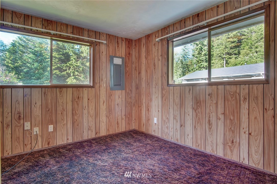 8377 Glenwood Road Southwest Port Orchard, WA 98367 - Photo 11 of 32