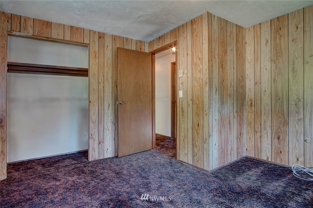 8377 Glenwood Road Southwest Port Orchard, WA 98367 - Photo 12 of 32