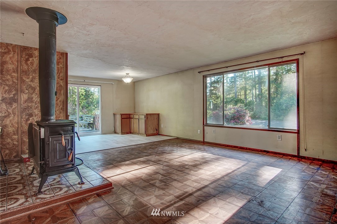 8377 Glenwood Road Southwest Port Orchard, WA 98367 - Photo 13 of 32