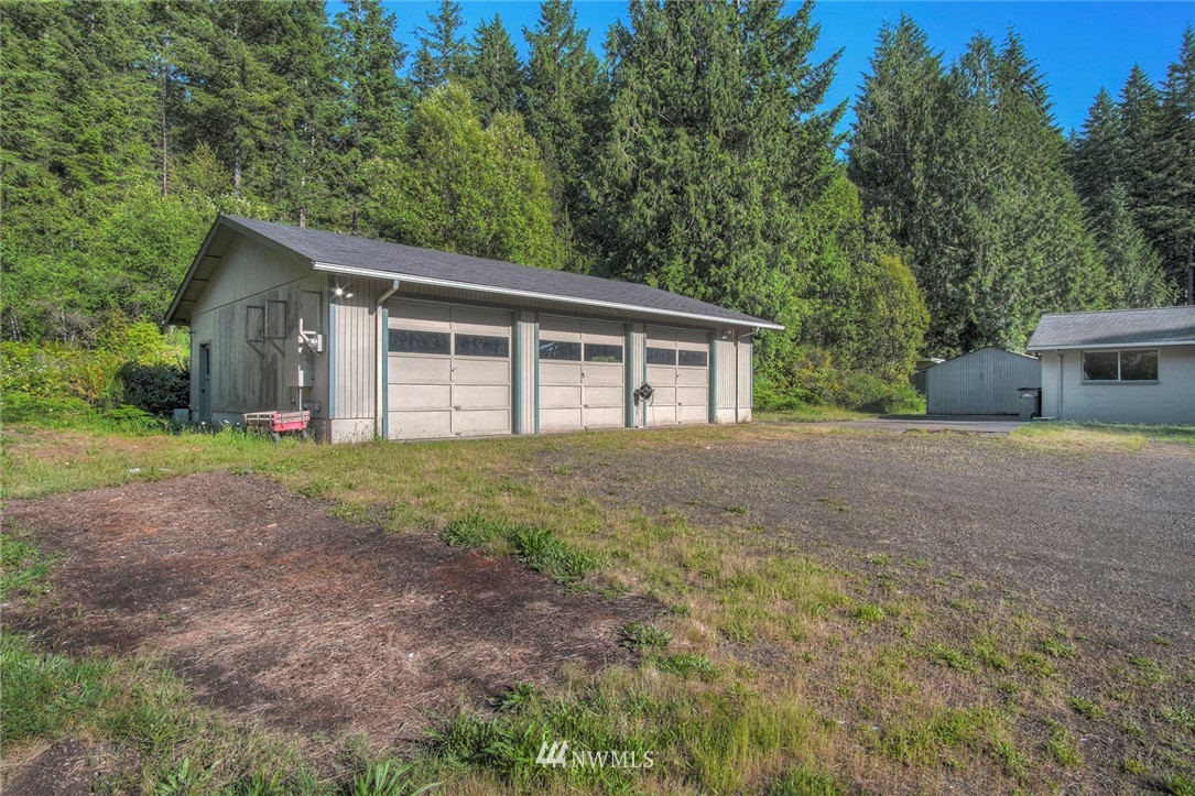 8377 Glenwood Road Southwest Port Orchard, WA 98367 - Photo 3 of 32