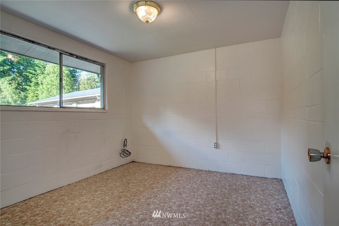 8377 Glenwood Road Southwest Port Orchard, WA 98367 - Photo 25 of 32