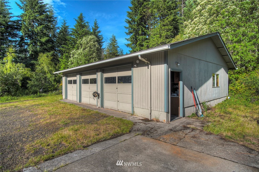 8377 Glenwood Road Southwest Port Orchard, WA 98367 - Photo 4 of 32