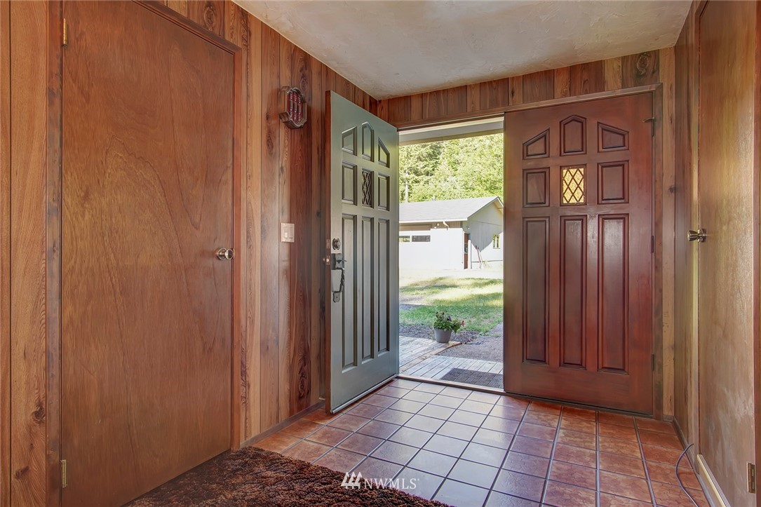 8377 Glenwood Road Southwest Port Orchard, WA 98367 - Photo 6 of 32