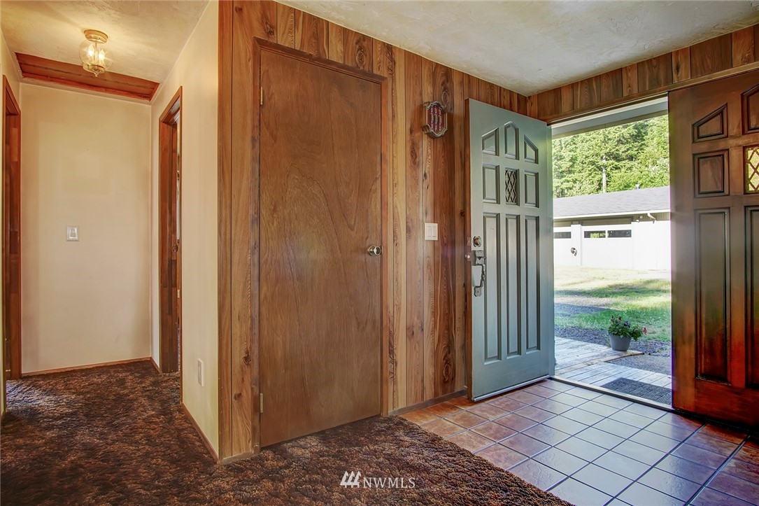 8377 Glenwood Road Southwest Port Orchard, WA 98367 - Photo 7 of 32