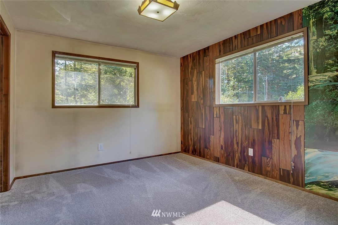 8377 Glenwood Road Southwest Port Orchard, WA 98367 - Photo 9 of 32