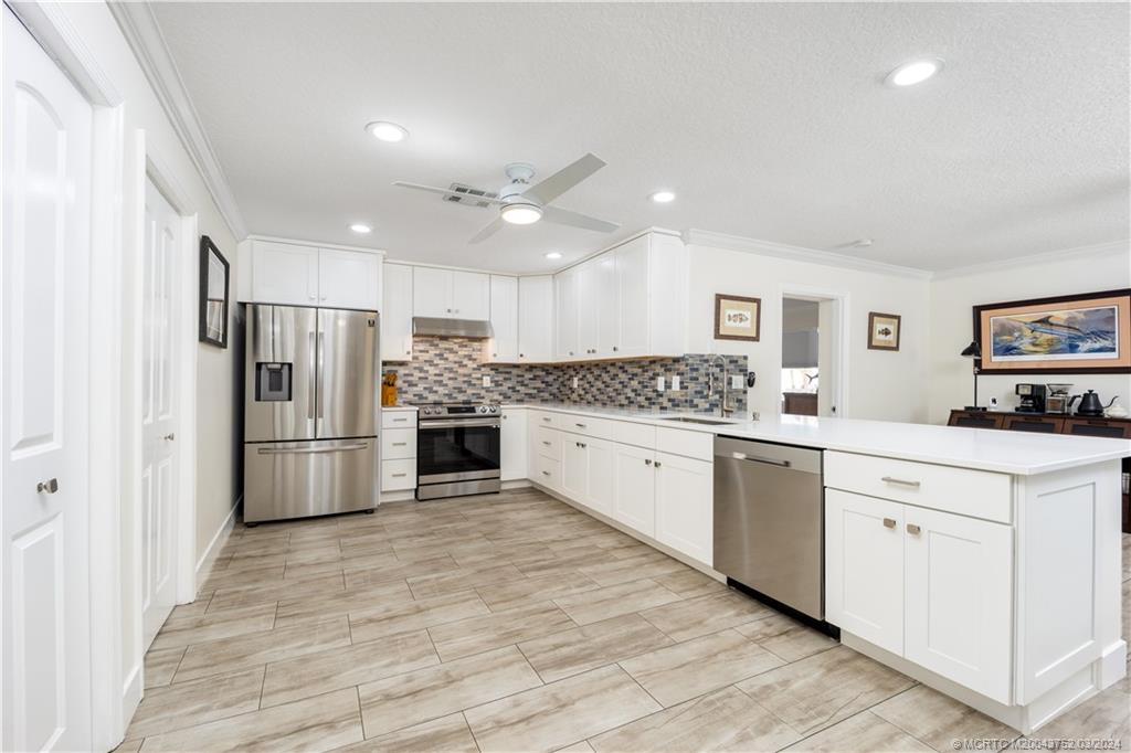 5249 Southeast Horseshoe Point Road Stuart, FL 34997 - Photo 5 of 27 Gallery Image 5