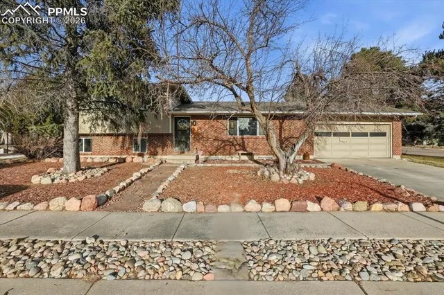 $435,000 | 2918 Flintridge Square, Colorado Springs, CO 80918