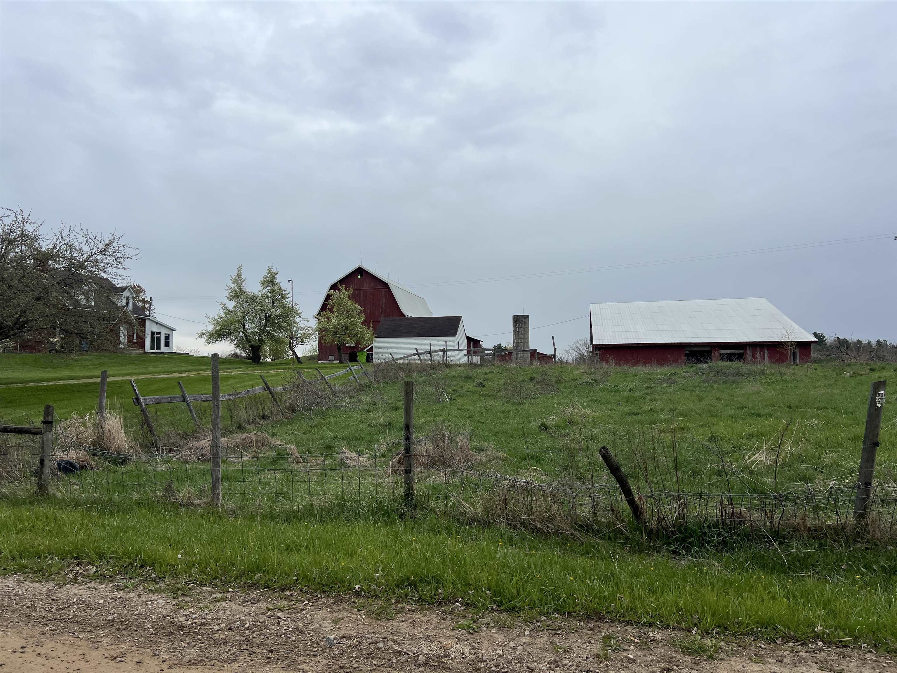 2699 Dutcher Road Gladwin, MI 48624 - Photo 2 of 37