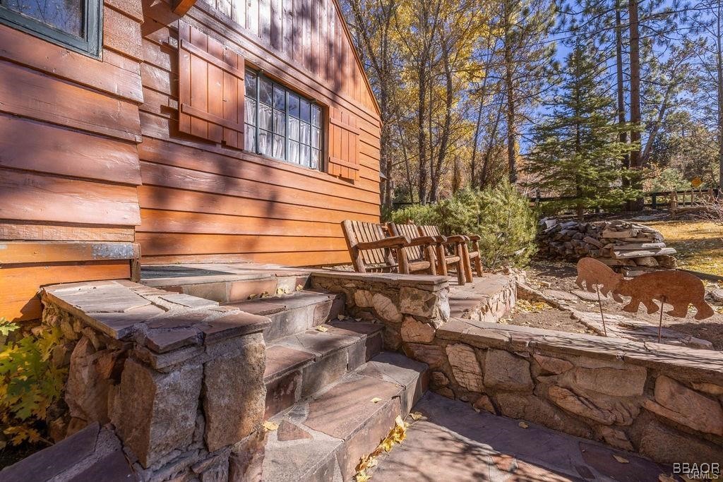 39654 Flicker Road Fawnskin, CA 92333 - Photo 12 of 33