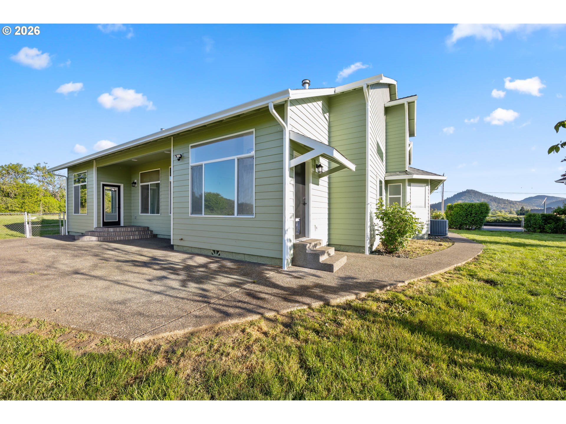 475 Curry Road Roseburg, OR 97471 - Photo 37 of 48 Patio