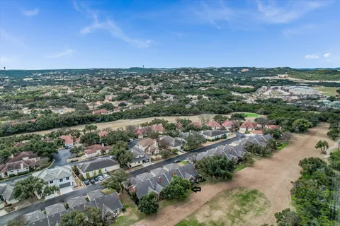 $525,000 | 50 Tournament Way, Unit I52, The Hills, TX 78738