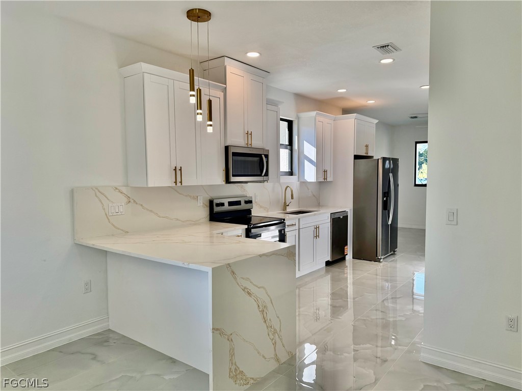 3705 8th Street Southwest Lehigh Acres, FL 33976 - Photo 8 of 16