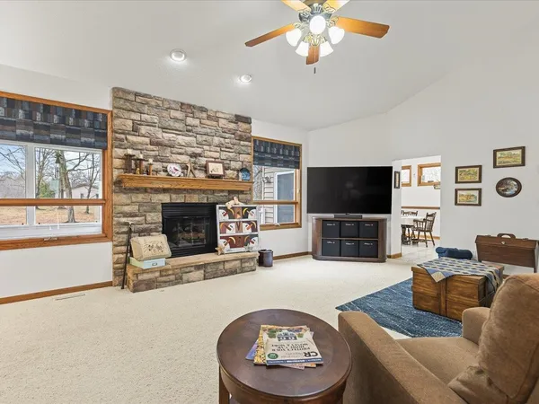 $369,900 | 625 Lake Summerset Road, Lake Summerset, IL 61019