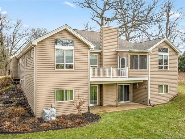 $369,900 | 625 Lake Summerset Road, Lake Summerset, IL 61019