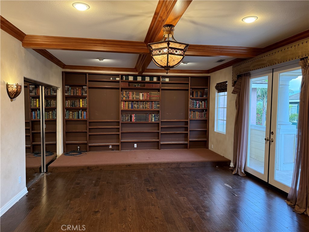 2119 Ridgeview Terrace Drive Signal Hill, CA 90755 - Photo 14 of 22 a view of room with wooden ceiling