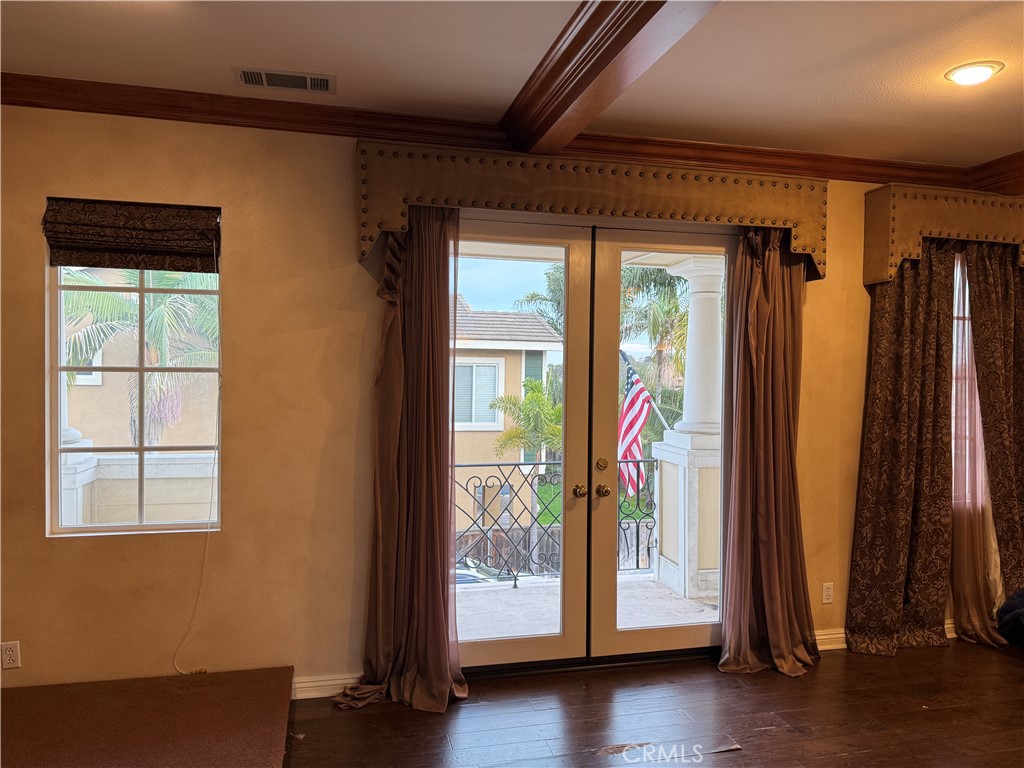 2119 Ridgeview Terrace Drive Signal Hill, CA 90755 - Photo 15 of 22 a view of an entryway with wooden floor