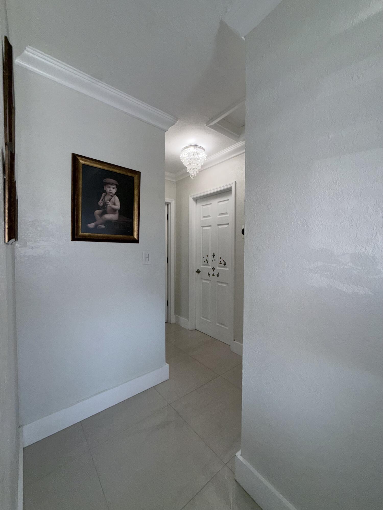 9235 Southwest 41st Street Miami, FL 33165 - Photo 19 of 63 IMG_8011