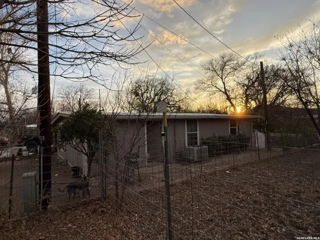 $189,900 | 211 Clark Street, Ingram, TX 78025