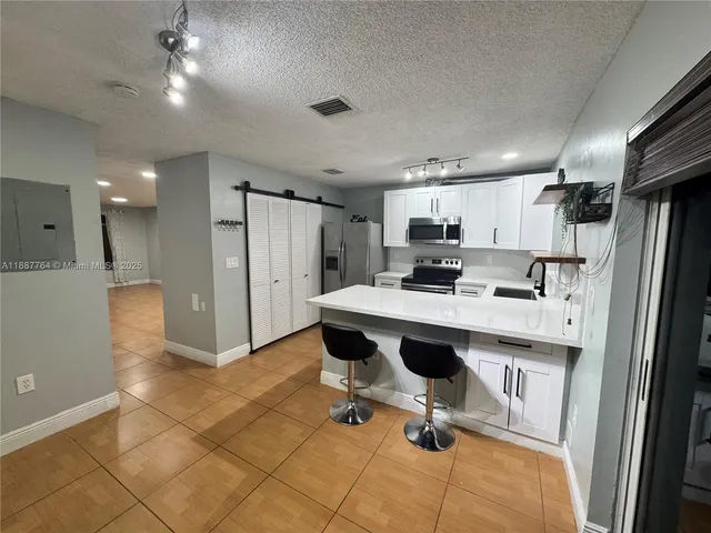 $2,495 | 7005 Northwest 173rd Drive, Unit 1702, Hialeah, FL 33015