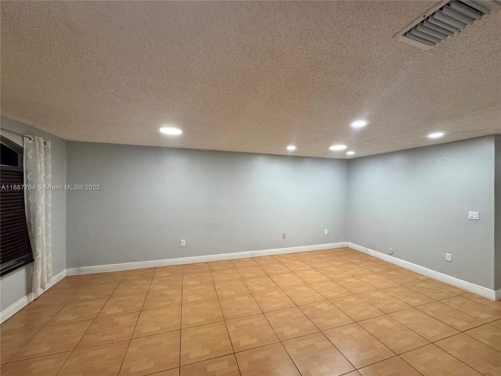 7005 Northwest 173rd Drive, Unit 1702 Hialeah, FL 33015 - Photo 5 of 17