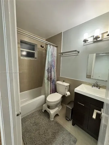 $2,495 | 7005 Northwest 173rd Drive, Unit 1702, Hialeah, FL 33015