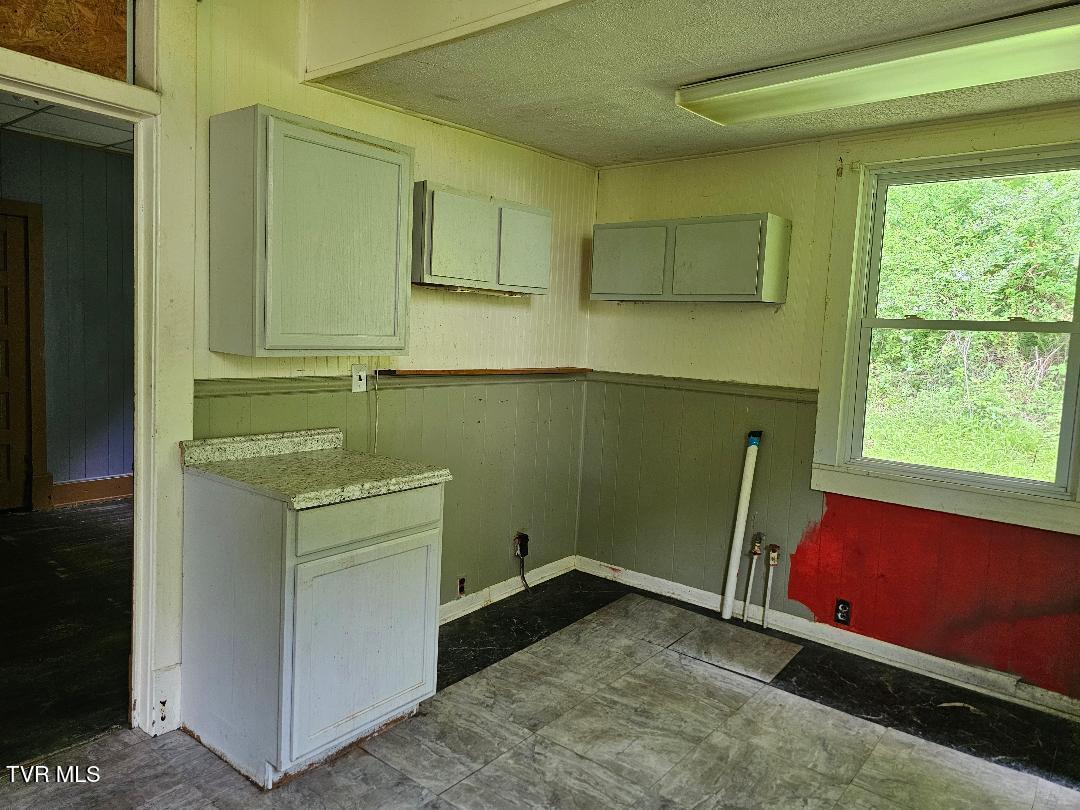 2104 Exeter Road Appalachia, VA 24216 - Photo 12 of 26 19