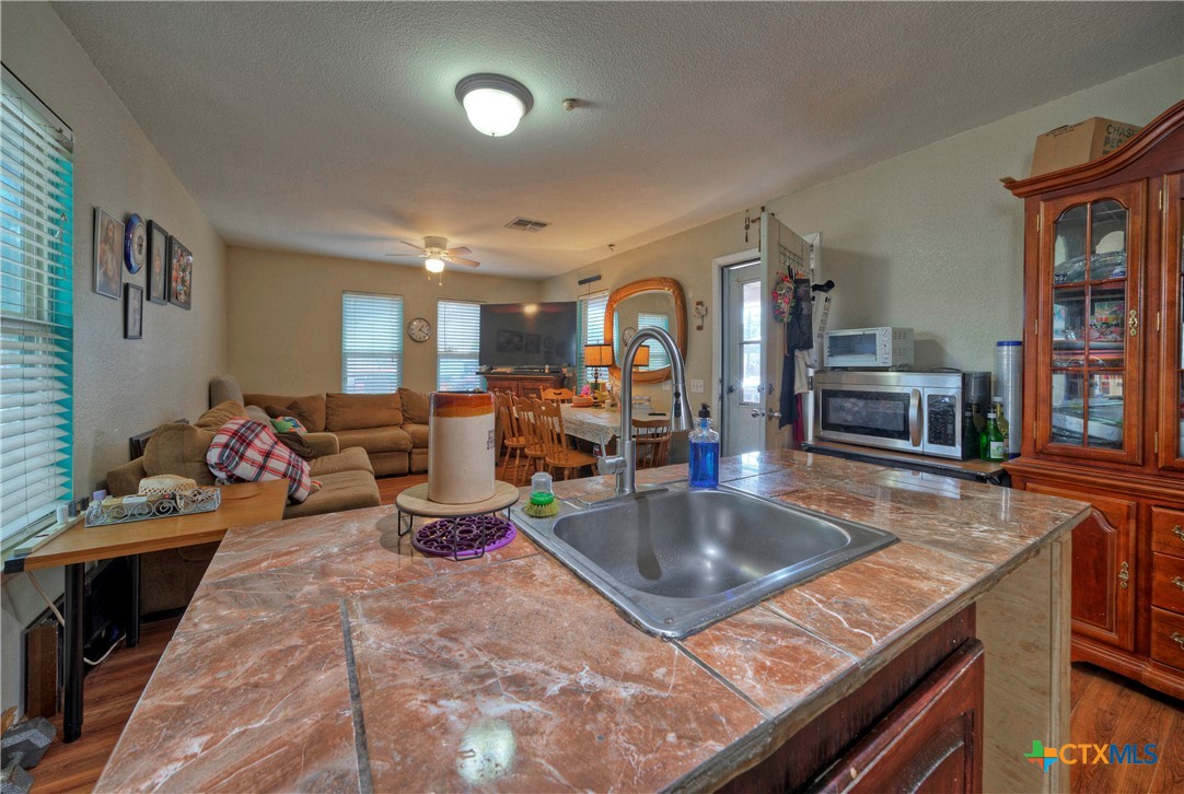 604 Vargas Road Austin, TX 78741 - Photo 17 of 25 a kitchen with lots of counter top space