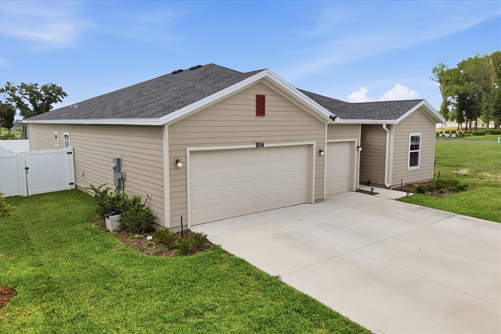 4587 Southwest 83rd Loop Ocala, FL 34476 - Photo 2 of 52