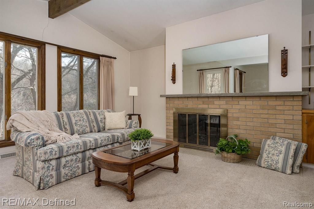 6045 Ronnoco Road Rochester Hills, MI 48306 - Photo 9 of 40