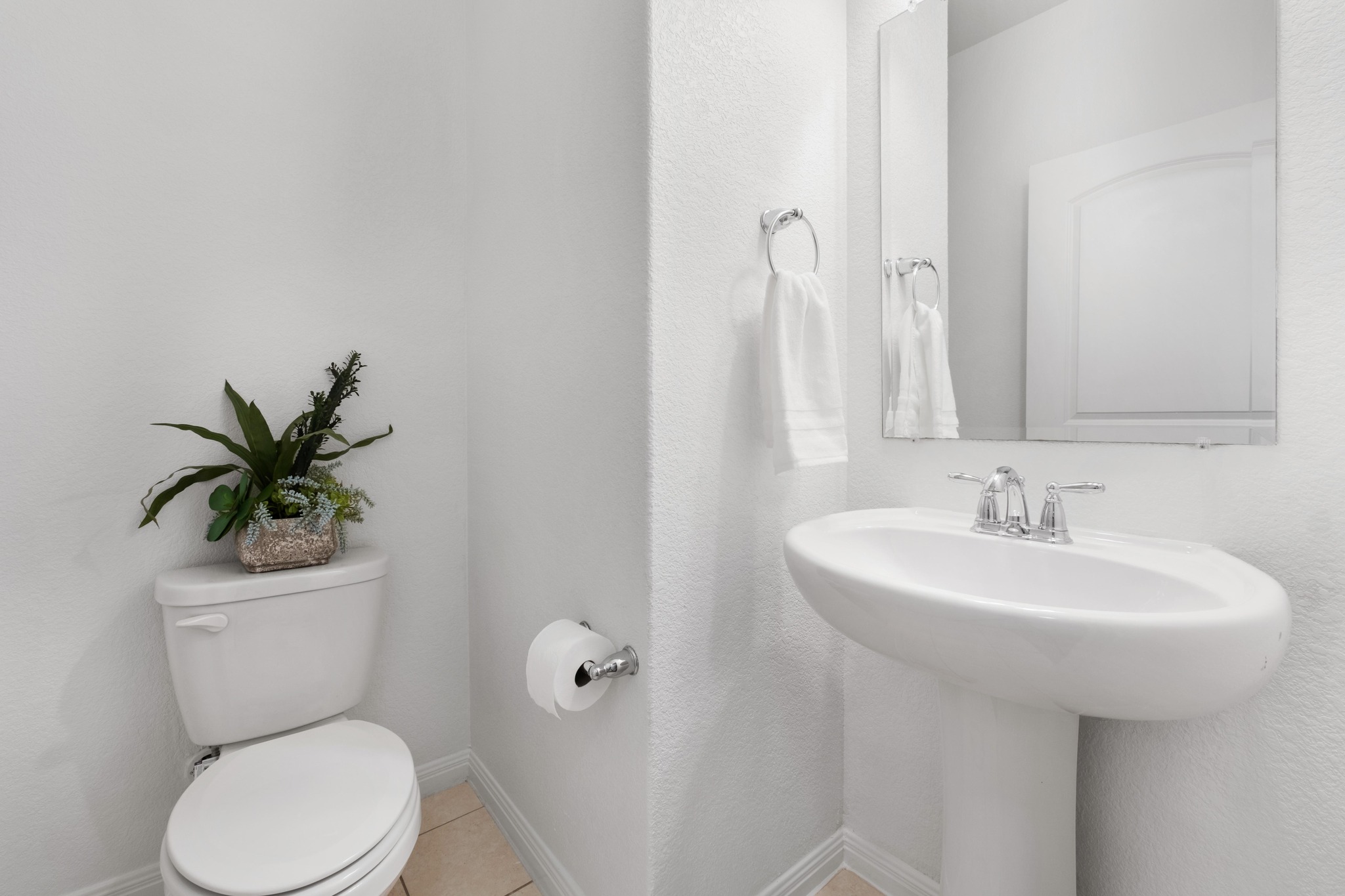 15905 Windroot Street Austin, TX 78728 - Photo 21 of 30 1/2 Bath -downstairs