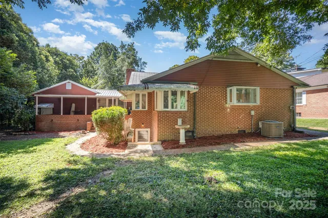 $325,000 | 1612 Statesville Boulevard, Salisbury, NC 28144