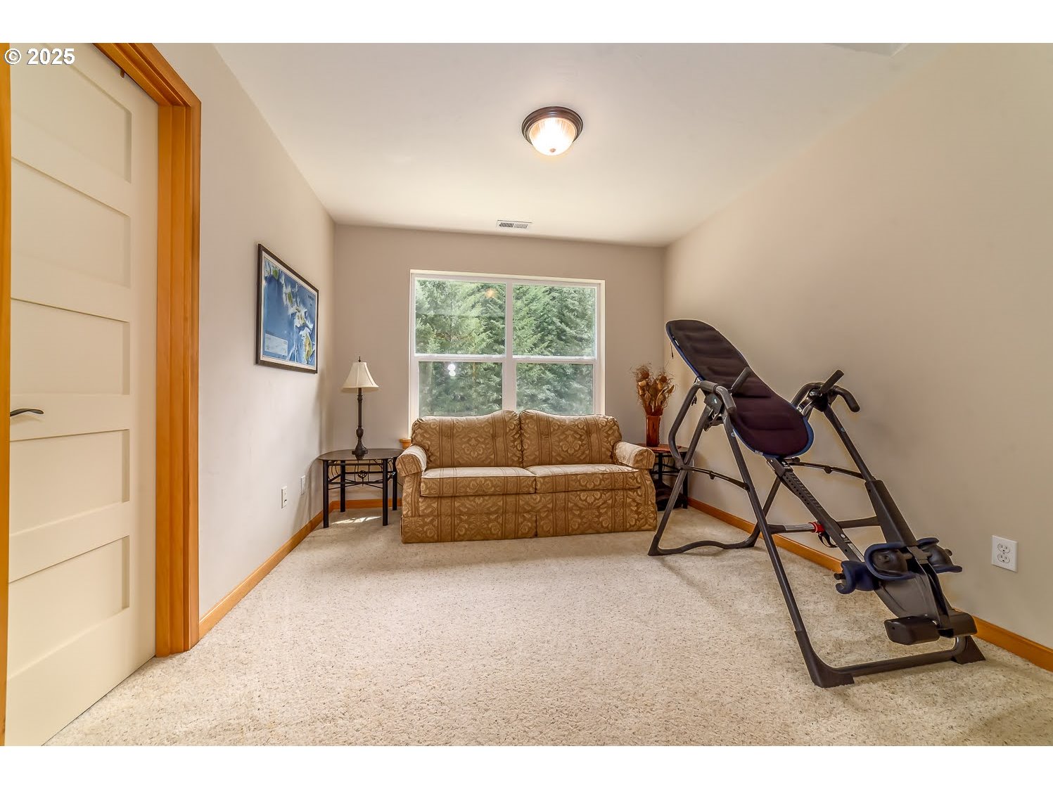 21626 Glaze Road Noti, OR 97461 - Photo 19 of 43 a living room with furniture and a window