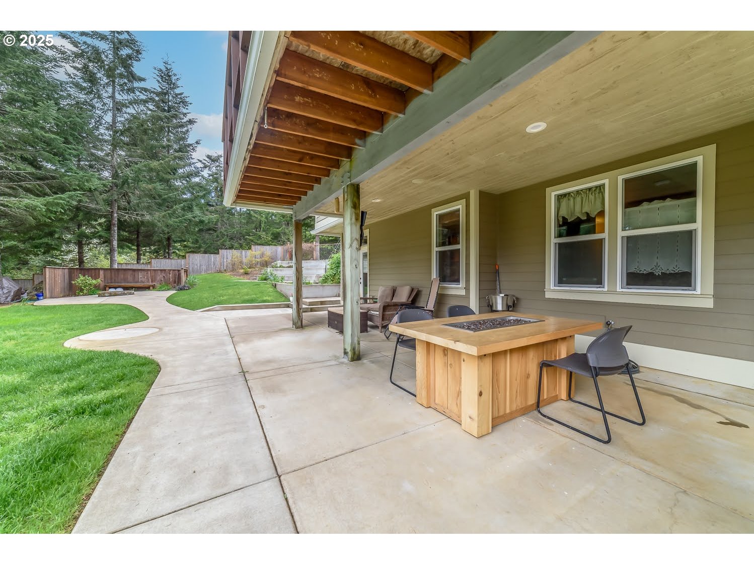 21626 Glaze Road Noti, OR 97461 - Photo 26 of 43 a view of a house with backyard and porch