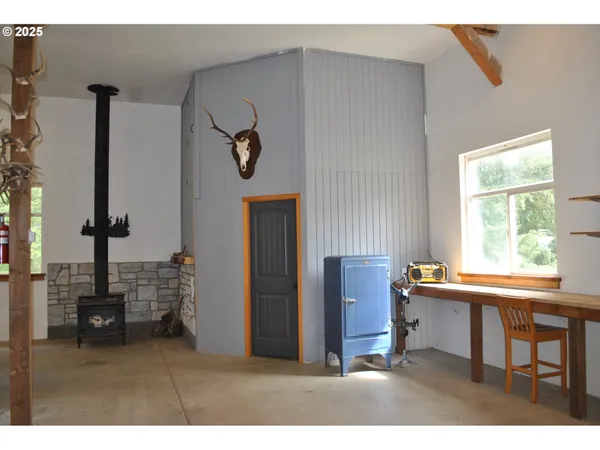 $1,199,900 | 21626 Glaze Road, Noti, OR 97461