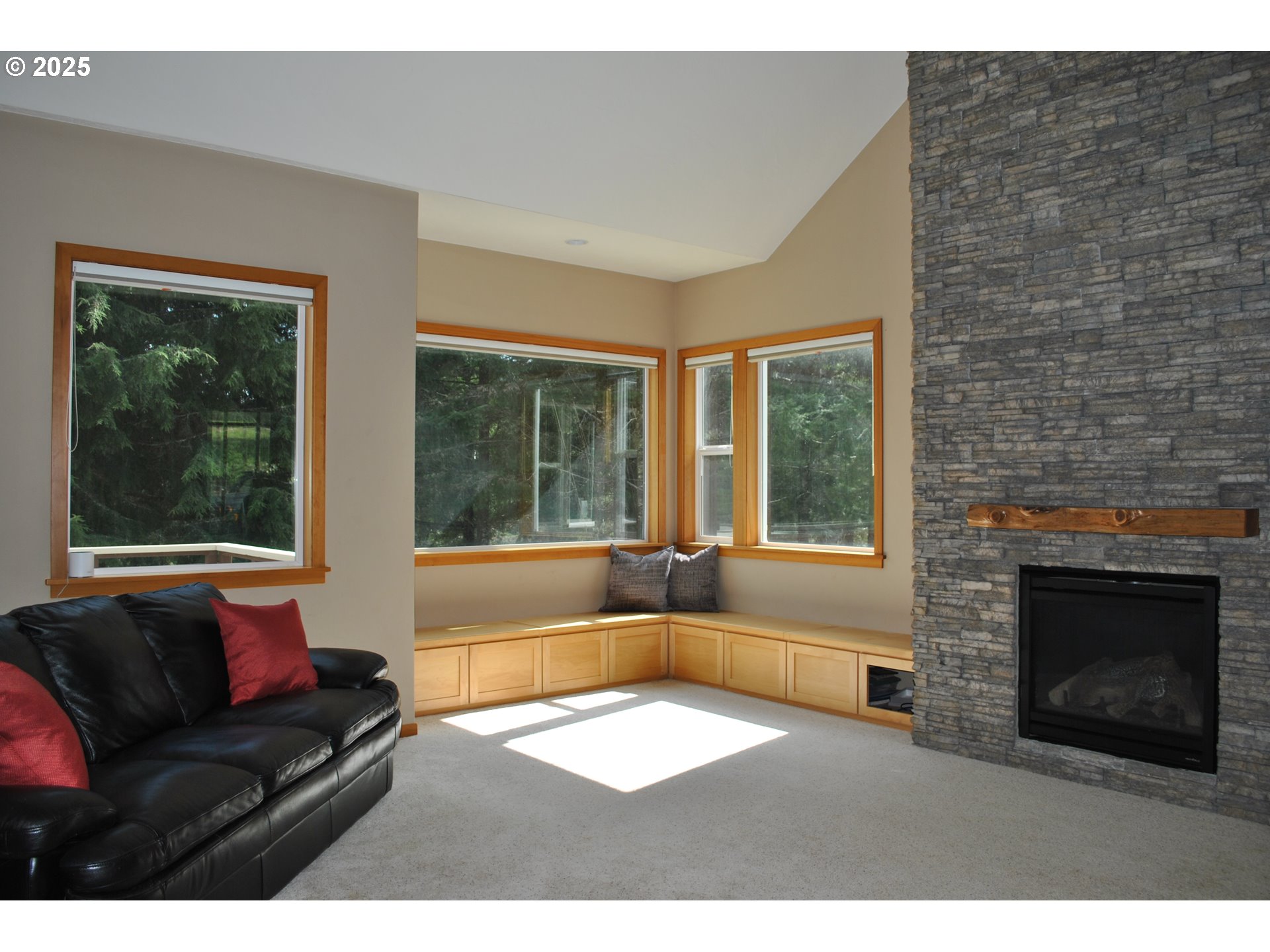 21626 Glaze Road Noti, OR 97461 - Photo 5 of 43 a living room with furniture and a fireplace