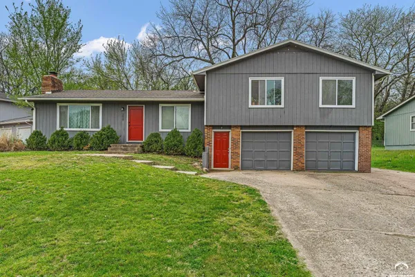 $325,000 | 1027 Jana Drive, Lawrence, KS 66049