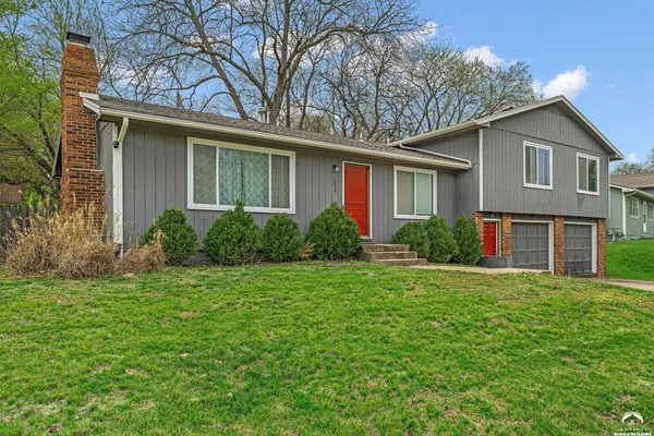 $325,000 | 1027 Jana Drive, Lawrence, KS 66049