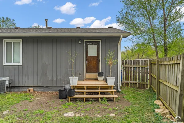 $325,000 | 1027 Jana Drive, Lawrence, KS 66049