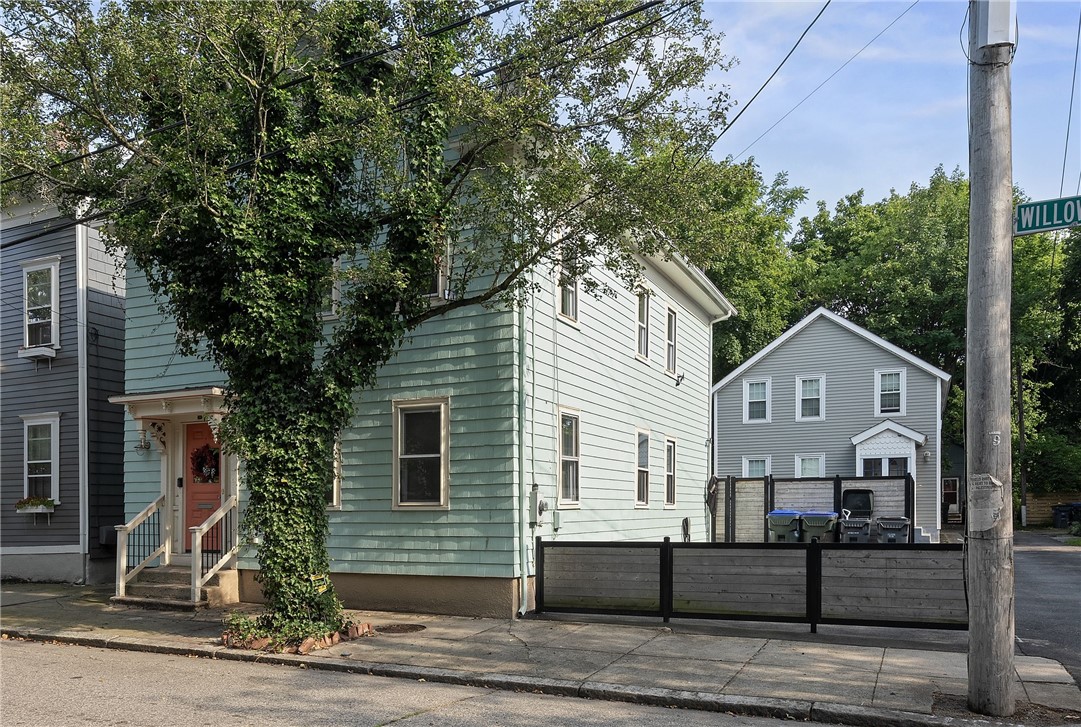 82 Willow Street Providence, RI 02909 - Photo 3 of 40