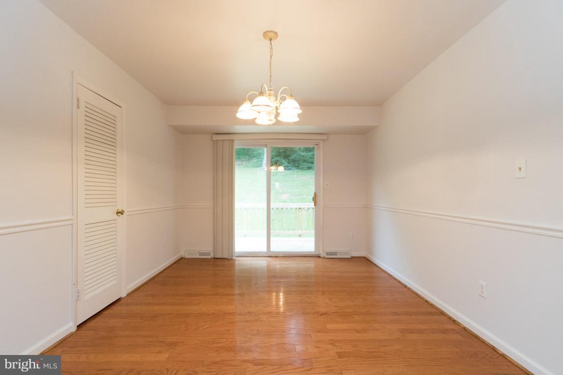 6608 Kelly Road Warrenton, VA 20187 - Photo 11 of 28 Dining Room