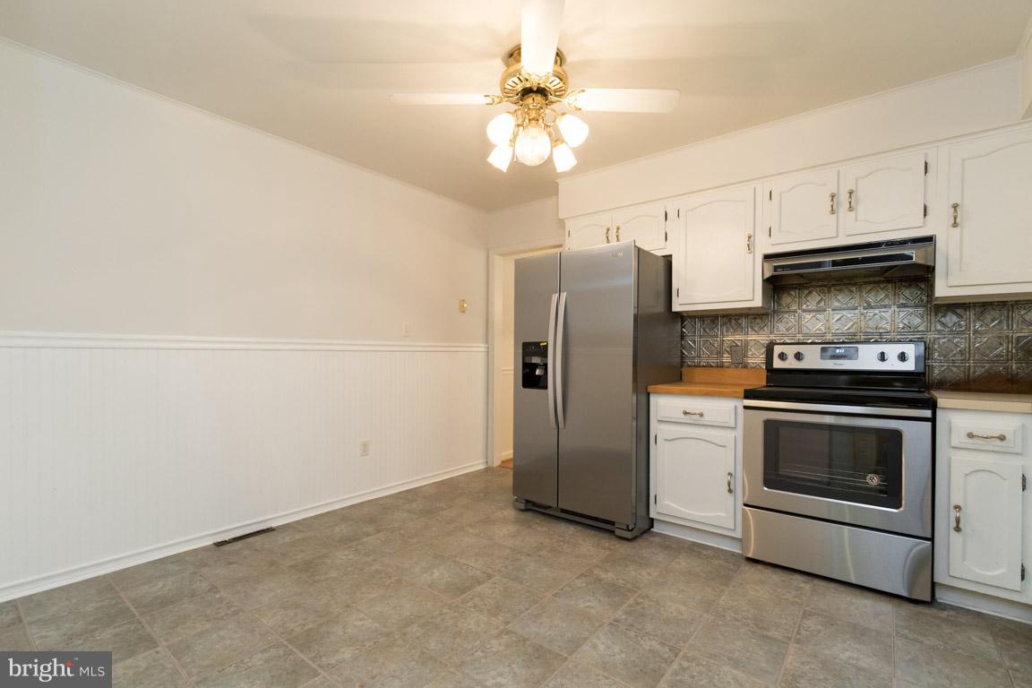 6608 Kelly Road Warrenton, VA 20187 - Photo 16 of 28 Kitchen (pic of old floor)