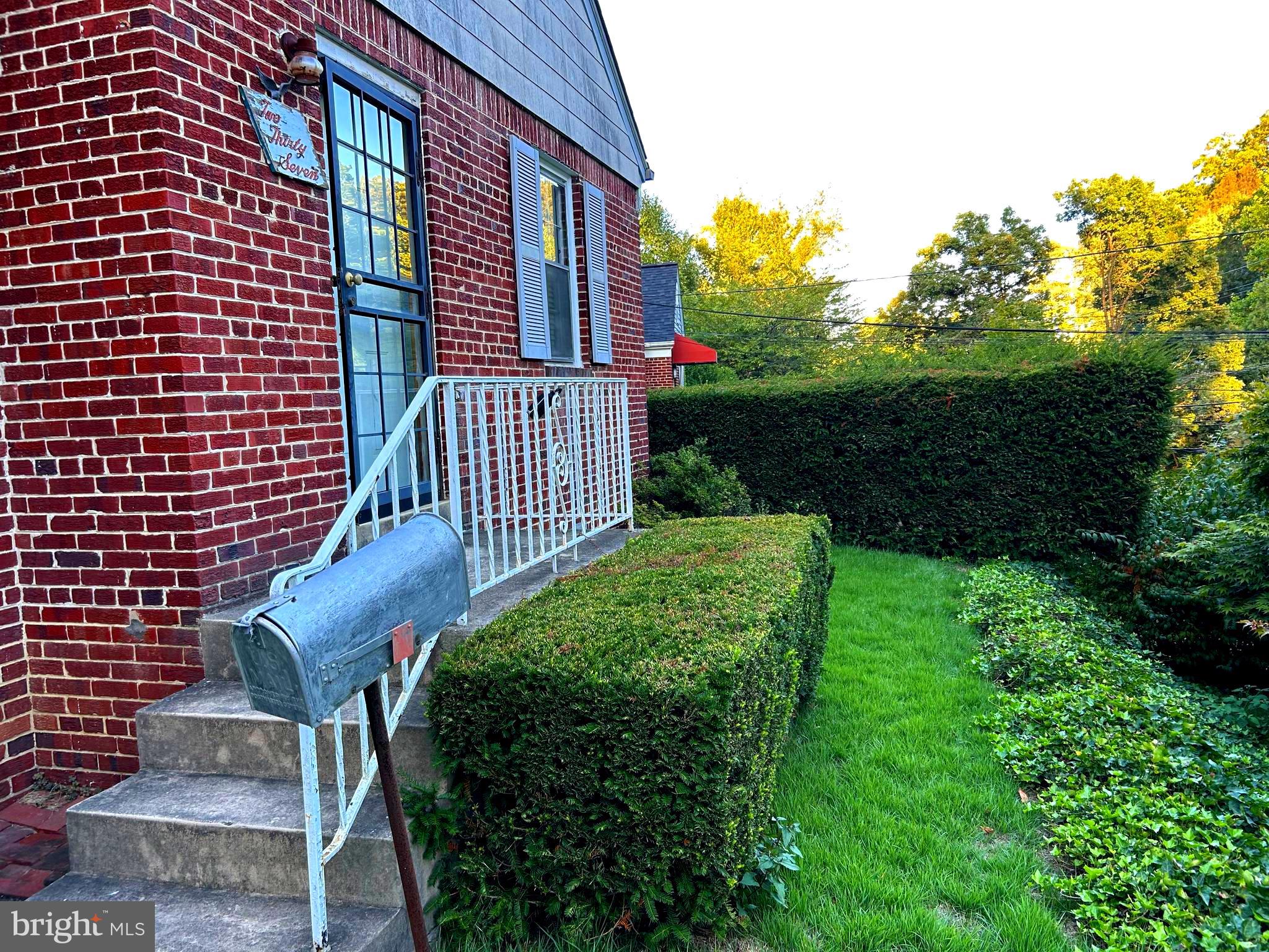 237 Dale Drive Silver Spring, MD 20910 - Photo 4 of 28 Gallery Image 4
