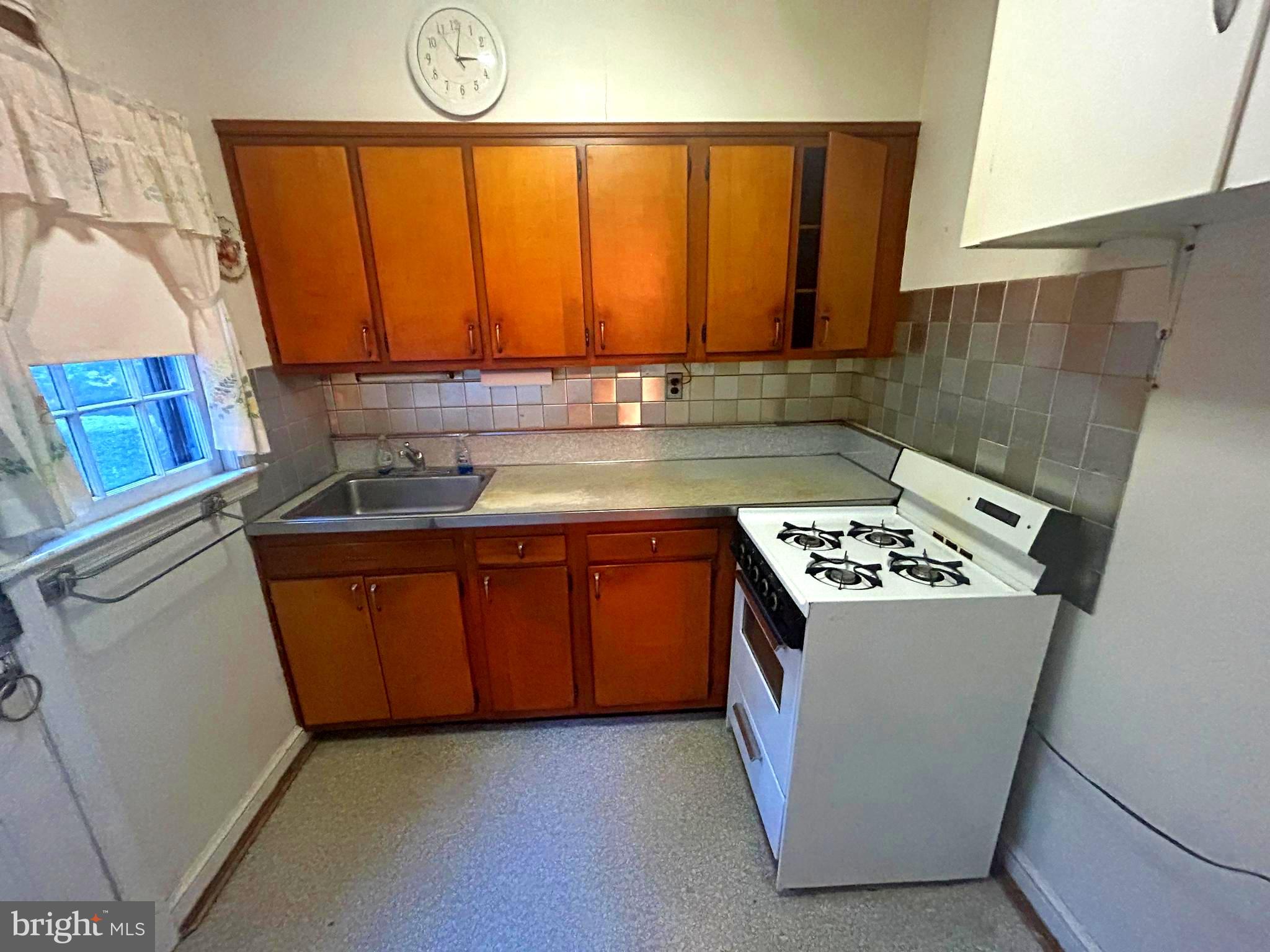 237 Dale Drive Silver Spring, MD 20910 - Photo 6 of 28 Gallery Image 6