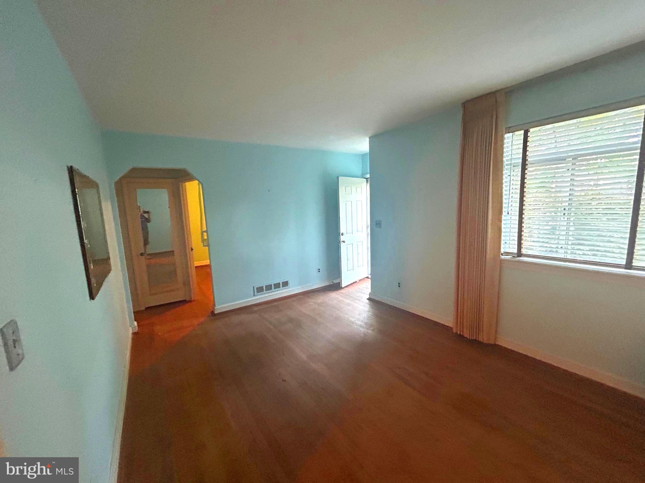 237 Dale Drive Silver Spring, MD 20910 - Photo 8 of 28 Gallery Image 8
