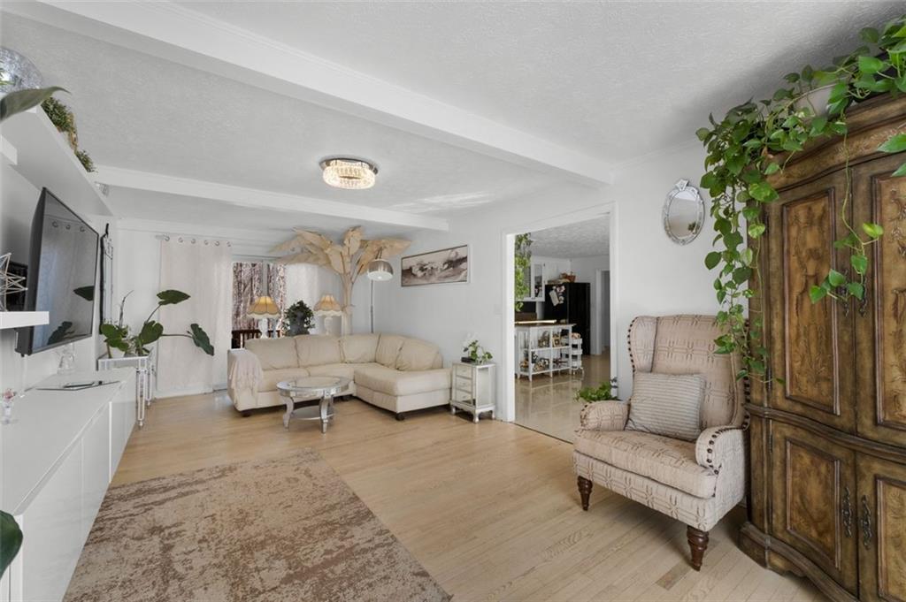58 Cedar Bluff Winder, GA 30680 - Photo 5 of 39 a living room with furniture and a couch