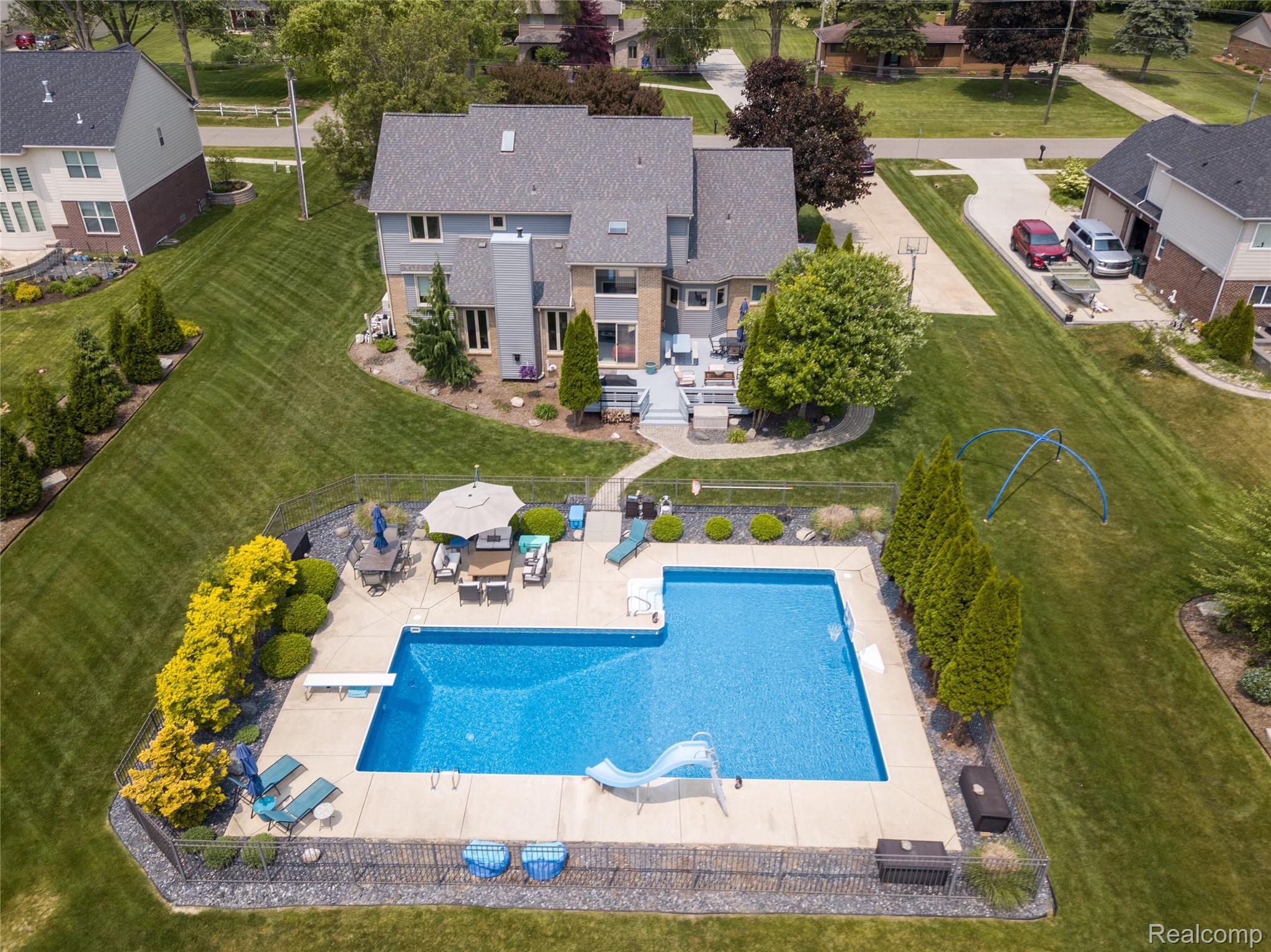 1336 Lamb Road Troy, MI 48085 - Photo 45 of 50 DJI_0069.jpeg