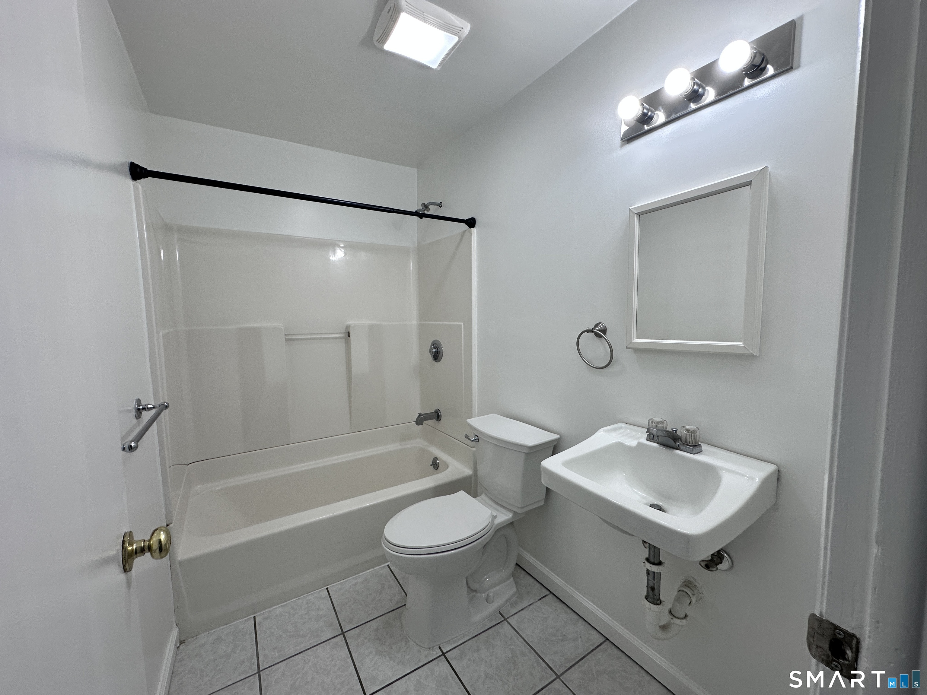 136 Liberty Street Clinton, CT 06413 - Photo 10 of 16