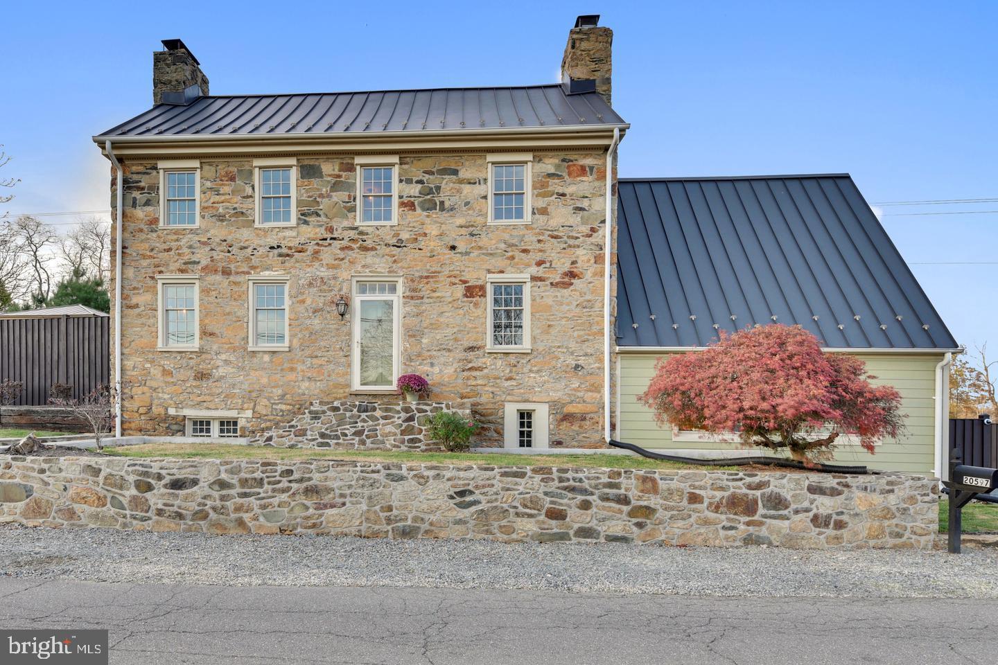 20597 Airmont Road Bluemont, VA 20135 - Photo 2 of 2