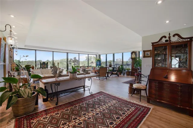 $2,250,000 | 700 Coral Way, Unit 4, Coral Gables, FL 33134