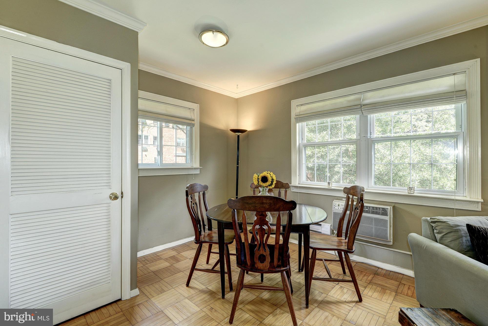 1733 Preston Road, Unit 960 Alexandria, VA 22302 - Photo 5 of 15 Dining Room